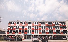 Surf Club Oceanfront Hotel